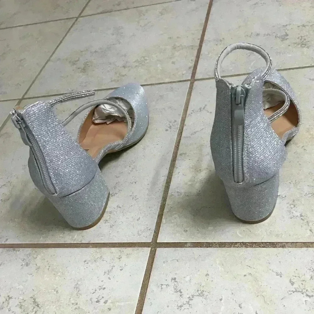 NWOT! 8.5 Holiday Glitter Heels - Picture 5 of 10